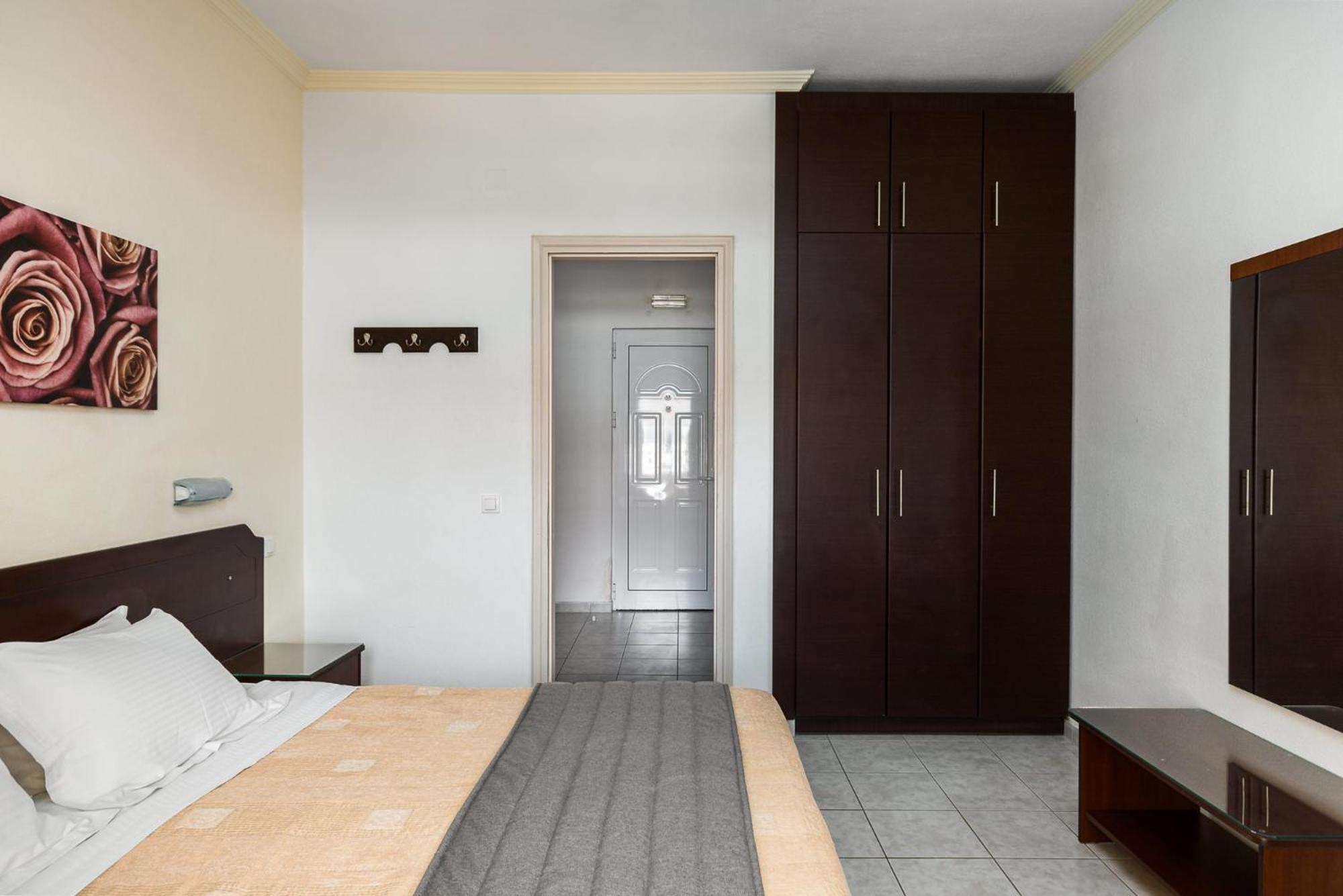 Konstantina Apartments Kávos Exterior photo