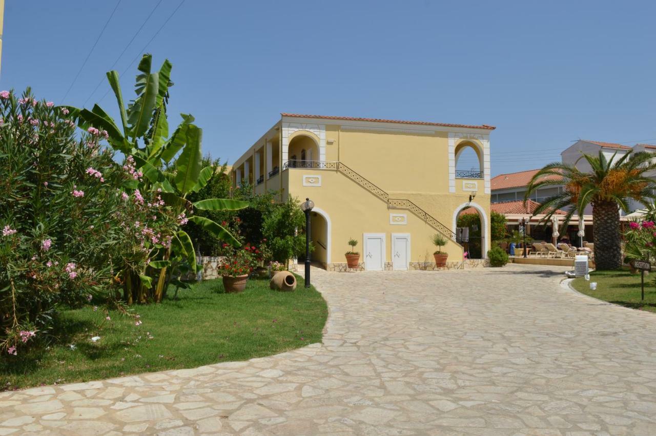 Konstantina Apartments Kávos Exterior photo